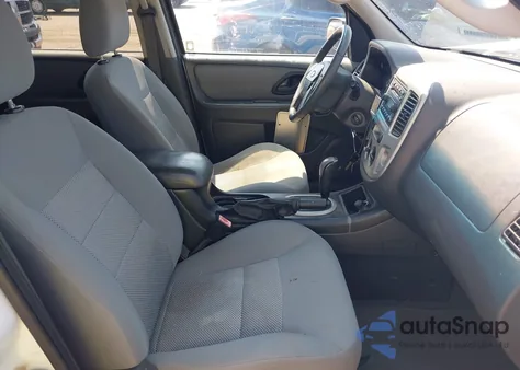 2005 Ford Escape Xlt from USA, damaged, VIN 1FMYU03115KE24399